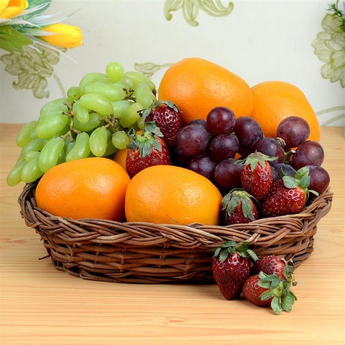 fruit gift baskets UK